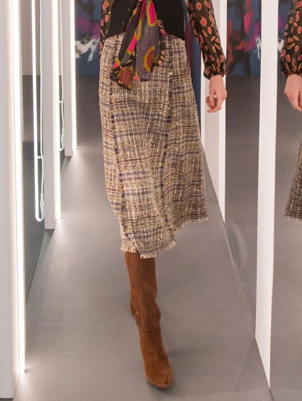Diane Von Furstenberg Emmaline Tweed Fringe Midi Skirt Tan Sz 8 Preppy Heritage